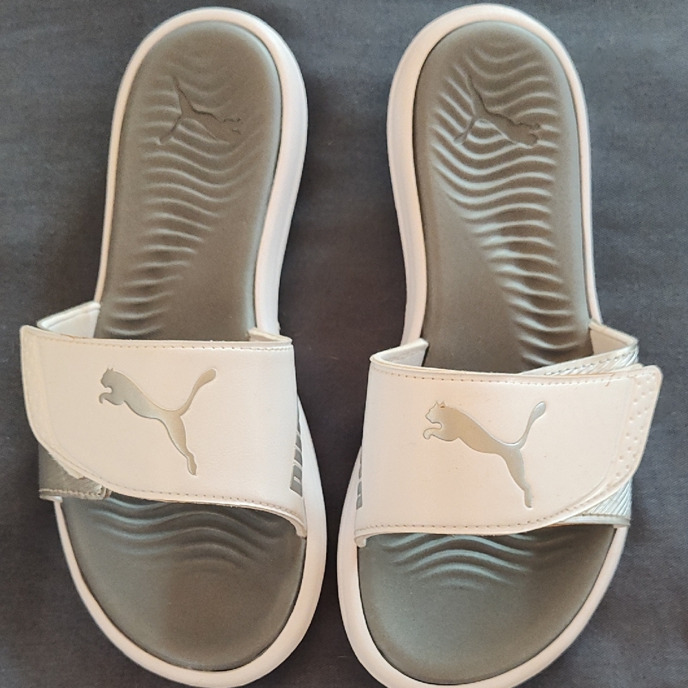 Puma White and Gray Slide Sandals T